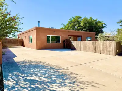 2433 Valencia Drive NE, Albuquerque, NM 87110 
