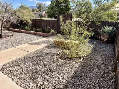 2433 Valencia Drive NE, Albuquerque, NM 87110 