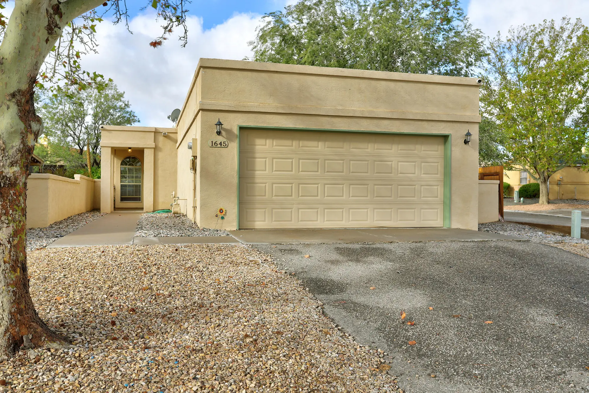 1645 Evelyn Drive NE, Rio Rancho, NM 87144