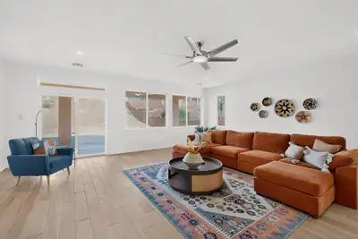 1561 Corta Corona SW, Los Lunas, NM 87031 