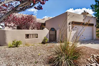 9714 Entrada Place NW, Albuquerque, NM 87114 