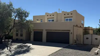 5036 Brown Bear Drive NE, Rio Rancho