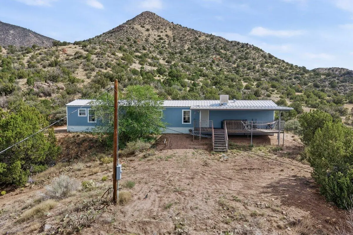 31 Atanacio Road NE, Albuquerque, NM 87123
