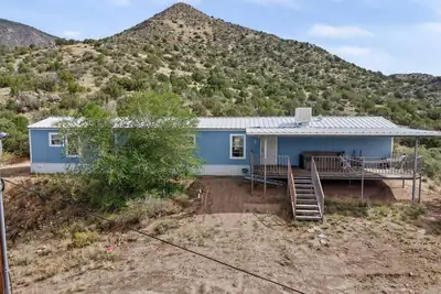 31 Atanacio Road NE, Albuquerque, NM 87123 