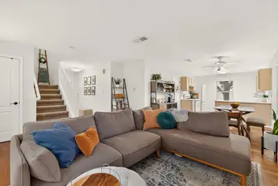 4261 Altura Mesa Lane NE, Albuquerque, NM 87110 