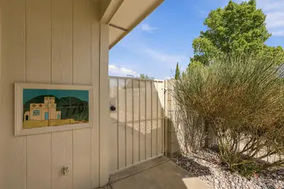 7701 Santa Lucia Street NW, Albuquerque, NM 87120 
