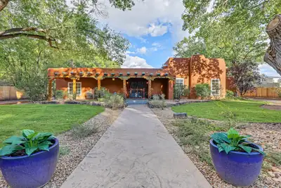 8212 Rio Grande Boulevard NW, Los Ranchos