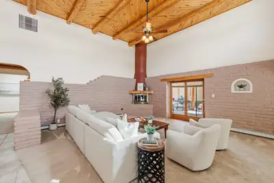 712 Navarra Way SE, Albuquerque, NM 87123 