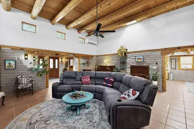 2000 W Mate Court NE, Rio Rancho, NM 87144 