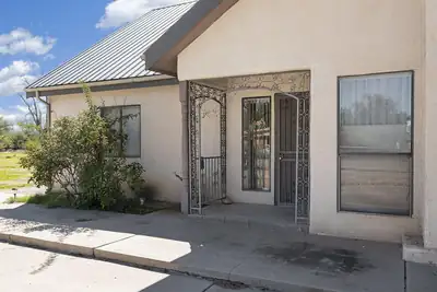 2410 Sunshine Road SW, Albuquerque, NM 87105 