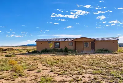 4 Gloria Lane, Moriarty, NM 87035 