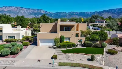 10016 Academy Knolls Drive NE, Albuquerque, NM 87111 