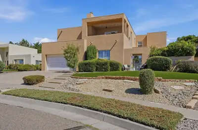 10016 Academy Knolls Drive NE, Albuquerque, NM 87111 