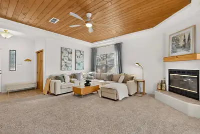10309 Docena Place NW, Albuquerque, NM 87114 