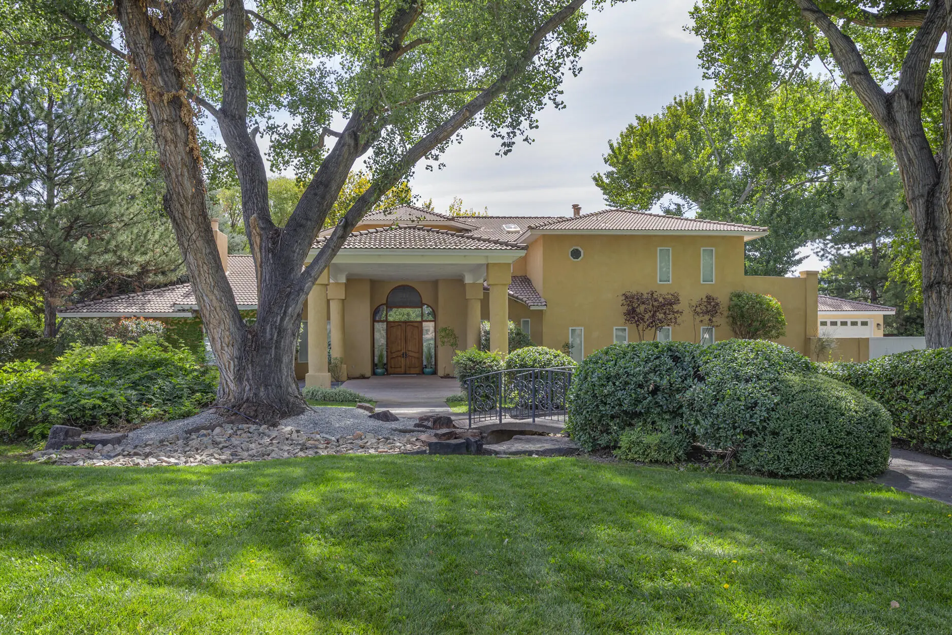 5808 Padre Roberto Road NW, Albuquerque, NM 87107
