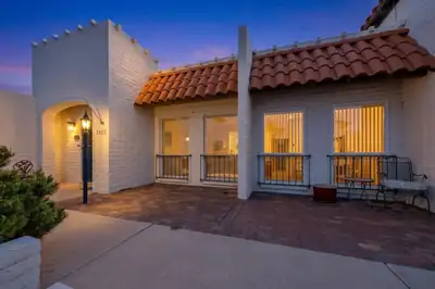 1407 Wagon Train Drive SE, Albuquerque