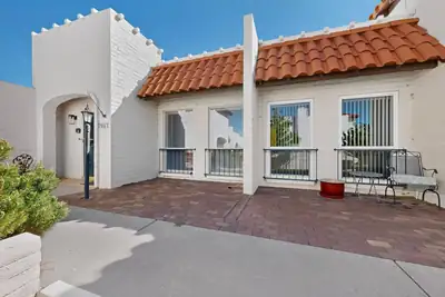 1407 Wagon Train Drive SE, Albuquerque, NM 87123 