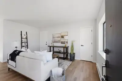 325 Shannon Place NW, Albuquerque, NM 87107 