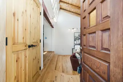 79 Cerro Del Alamo, Santa Fe, NM 87507 