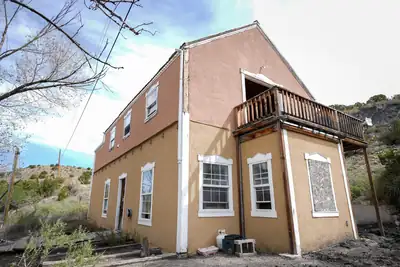 4 Ice House Road, Cerrillos, NM 87010 