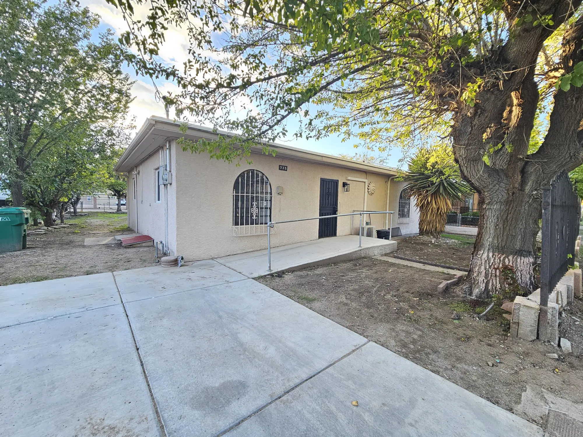 725 Cannon Road SW, Albuquerque, NM 87105