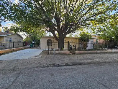 725 Cannon Road SW, Albuquerque, NM 87105 
