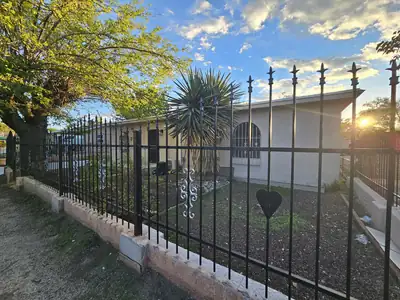 725 Cannon Road SW, Albuquerque, NM 87105 