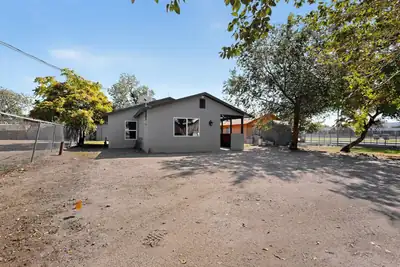 820 Commercial Street SE, Albuquerque, NM 87102 