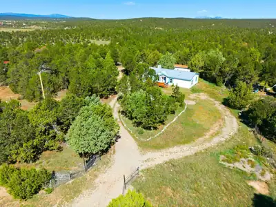 136 Holli Loop, Edgewood, NM 87015 