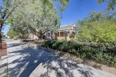 909 Copper Avenue NW, Albuquerque, NM 87102 