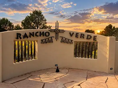 9 Los Pecos Loop, Tijeras, NM 87059 