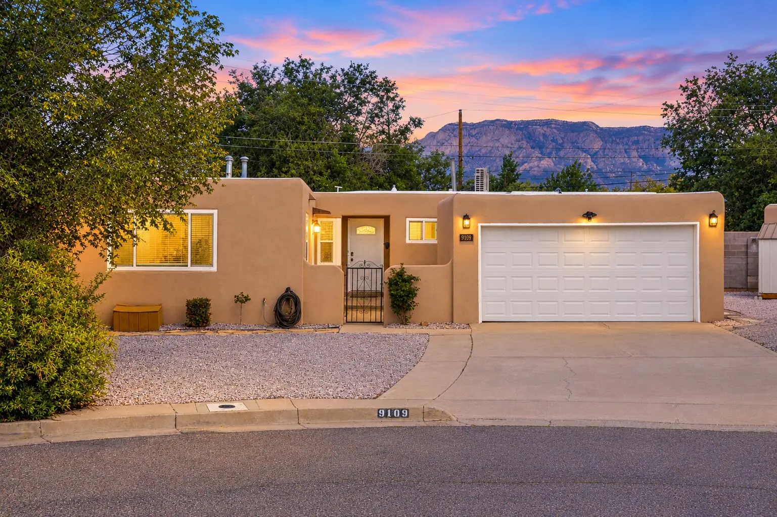 9109 Somervell Court NE, Albuquerque, NM 87112