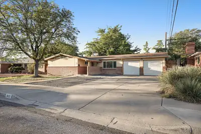 8423 Palo Duro Avenue NE, Albuquerque