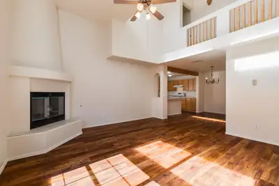 635 Reeves Place SW, Los Lunas, NM 87031 
