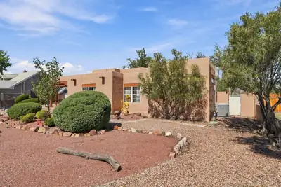 217 La Cienega Lane NW, Albuquerque, NM 87107 