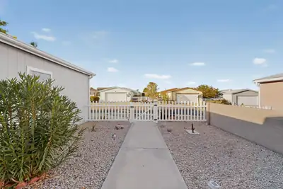 119 Sunrise Bluffs Drive, Belen, NM 87002 