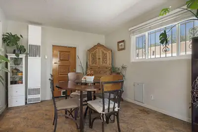 2804 Morningside Drive NE, Albuquerque, NM 87110 