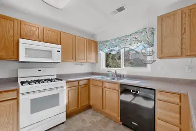 12424 Smokey Mountain Way NE, Albuquerque, NM 87111 