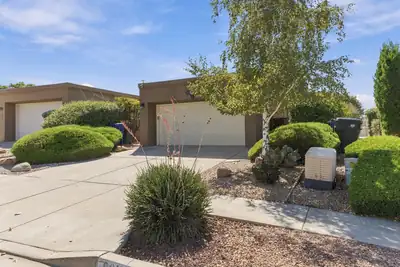 9916 Lagrima De Oro Road NE, Albuquerque, NM 87111 