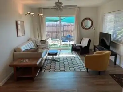 4104 6th Street NW, Albuquerque, NM 87107 
