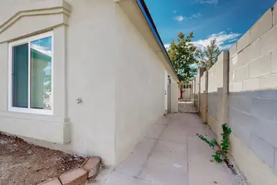 7604 Blue Avena Avenue SW, Albuquerque, NM 87121 