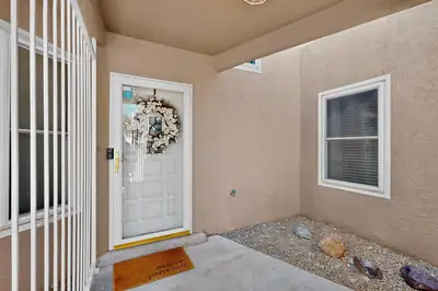 630 Lakeview Circle SE, Rio Rancho, NM 87124 