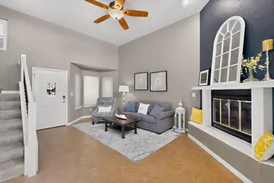 630 Lakeview Circle SE, Rio Rancho, NM 87124 