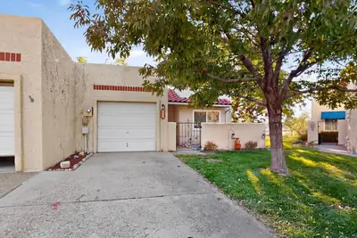 628 Eastlake Drive SE, Rio Rancho, NM 87124 