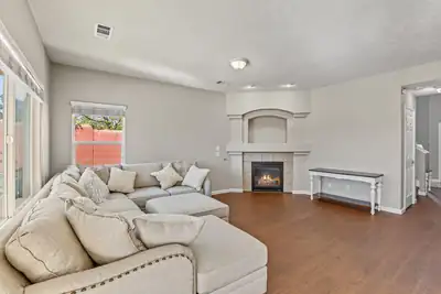 435 Paseo Roja Place NE, Rio Rancho, NM 87124 