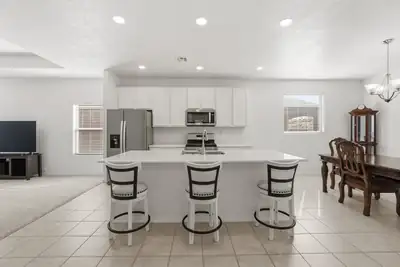4837 Guadalupe Peak Street SW, Los Lunas, NM 87031 