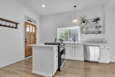 800 13th Street NW, Albuquerque, NM 87102 