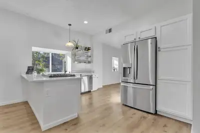 800 13th Street NW, Albuquerque, NM 87102 