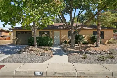 2102 Hendola Drive NE, Albuquerque, NM 87110 