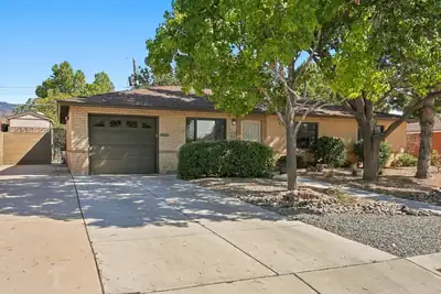 2102 Hendola Drive NE, Albuquerque, NM 87110 